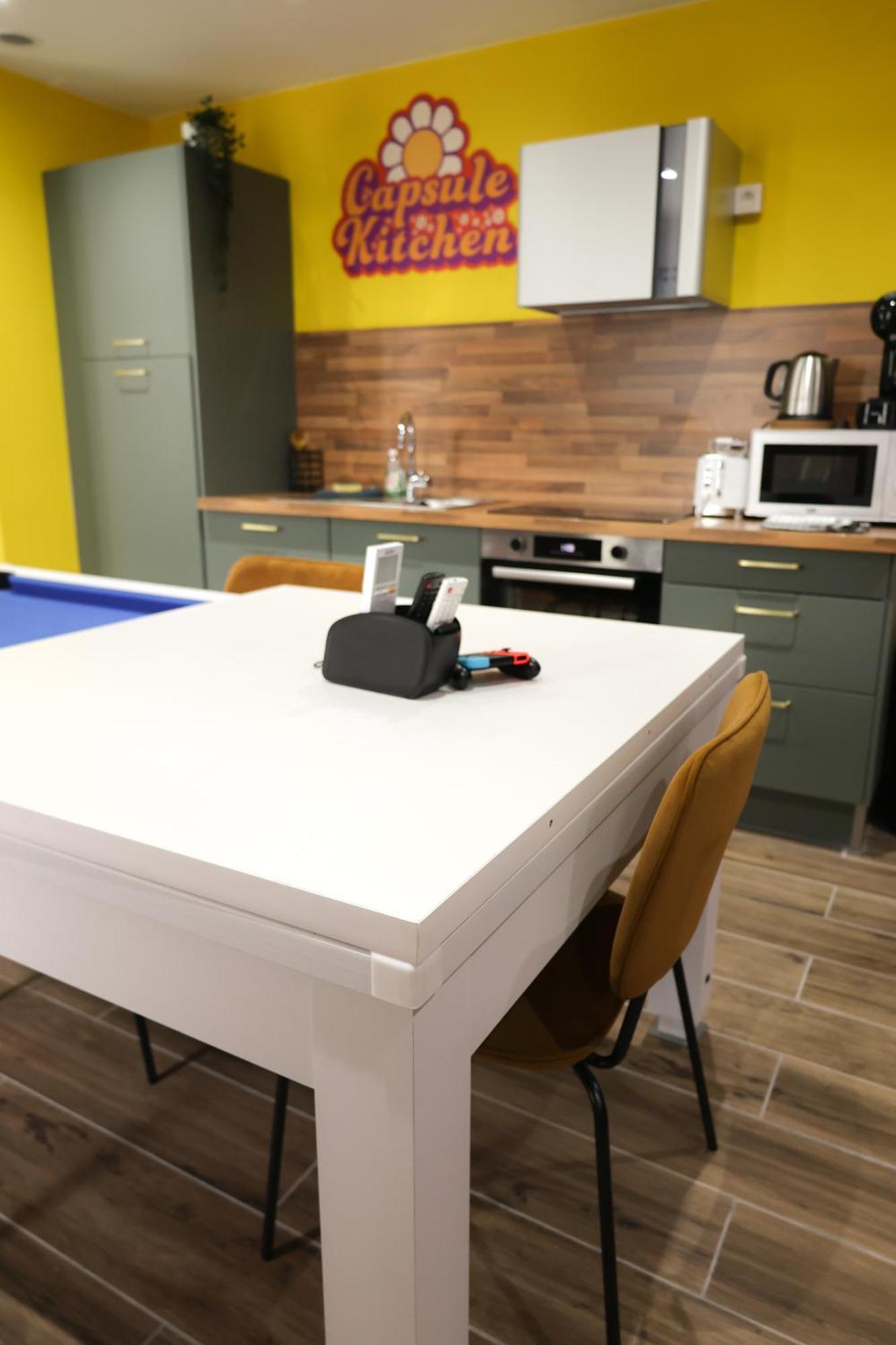 Capsule Groovy-Jacuzzi-Sauna-Billard-Netflix- Nintendo Switch & Jeux Mons Eksteriør bilde