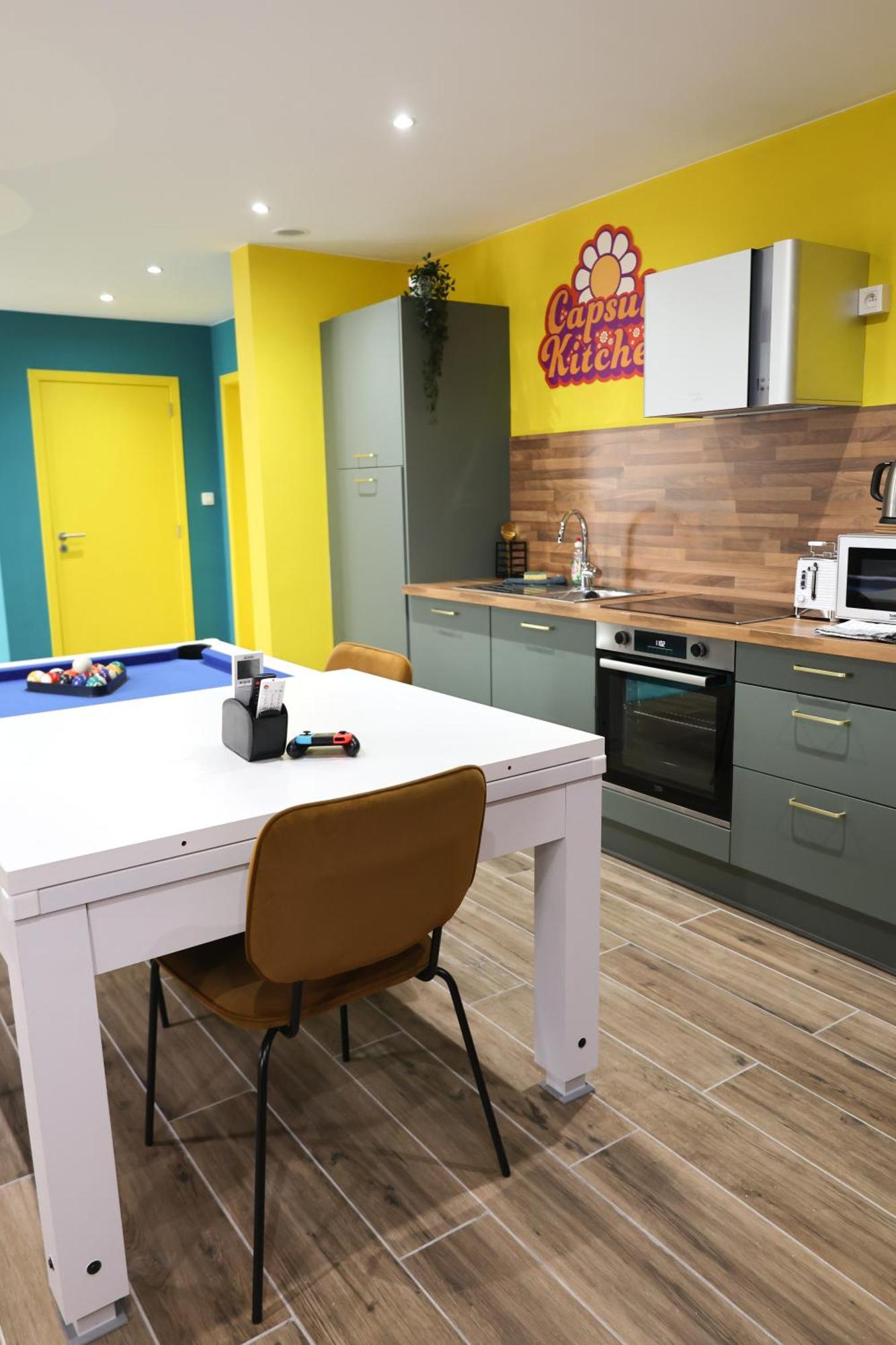 Capsule Groovy-Jacuzzi-Sauna-Billard-Netflix- Nintendo Switch & Jeux Mons Eksteriør bilde